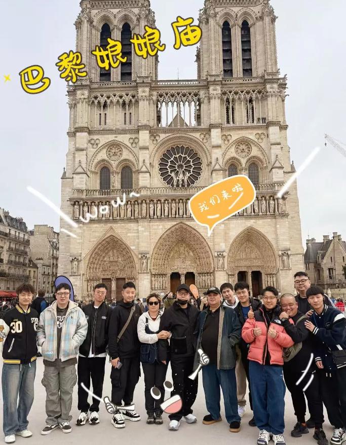 岳云鹏年底9场演出，远赴3个国家，妻子郑敏顶着一头黄发全程陪伴