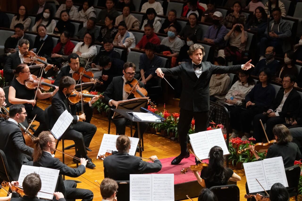 金秋北京大批首演作品带动连锁反应，“演艺之都”实力与活力并存