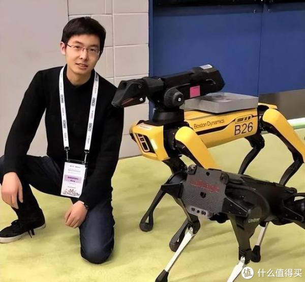 机器人，迈向“生活伙伴”