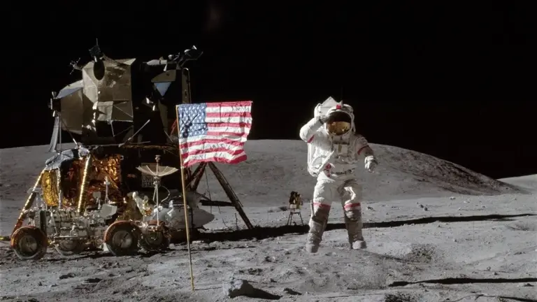 嫦娥六号带回月背样本，发现外星遗迹，改写月球形成史？