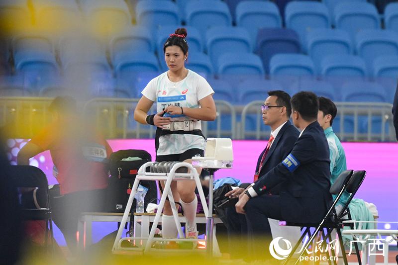 第十五届全运会丨广西队丁朱慧在铅球决赛奋力拼搏