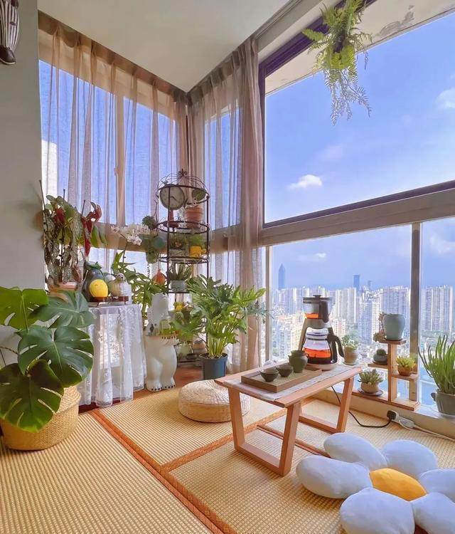 别浪费阳台面积，改造成小茶室，简直不要太香！