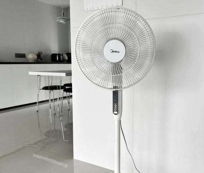 第一次感受到“风扇”的杀伤力，以为只能吹风，没想到还有这妙用