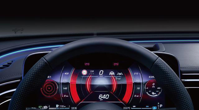 奔驰终于想通了！2026款E级标轴版上市，三叉星徽+进口+满配=真香