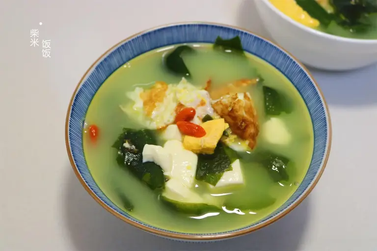 冬天，我家常煮这个汤，3种食材搭配，营养又美味