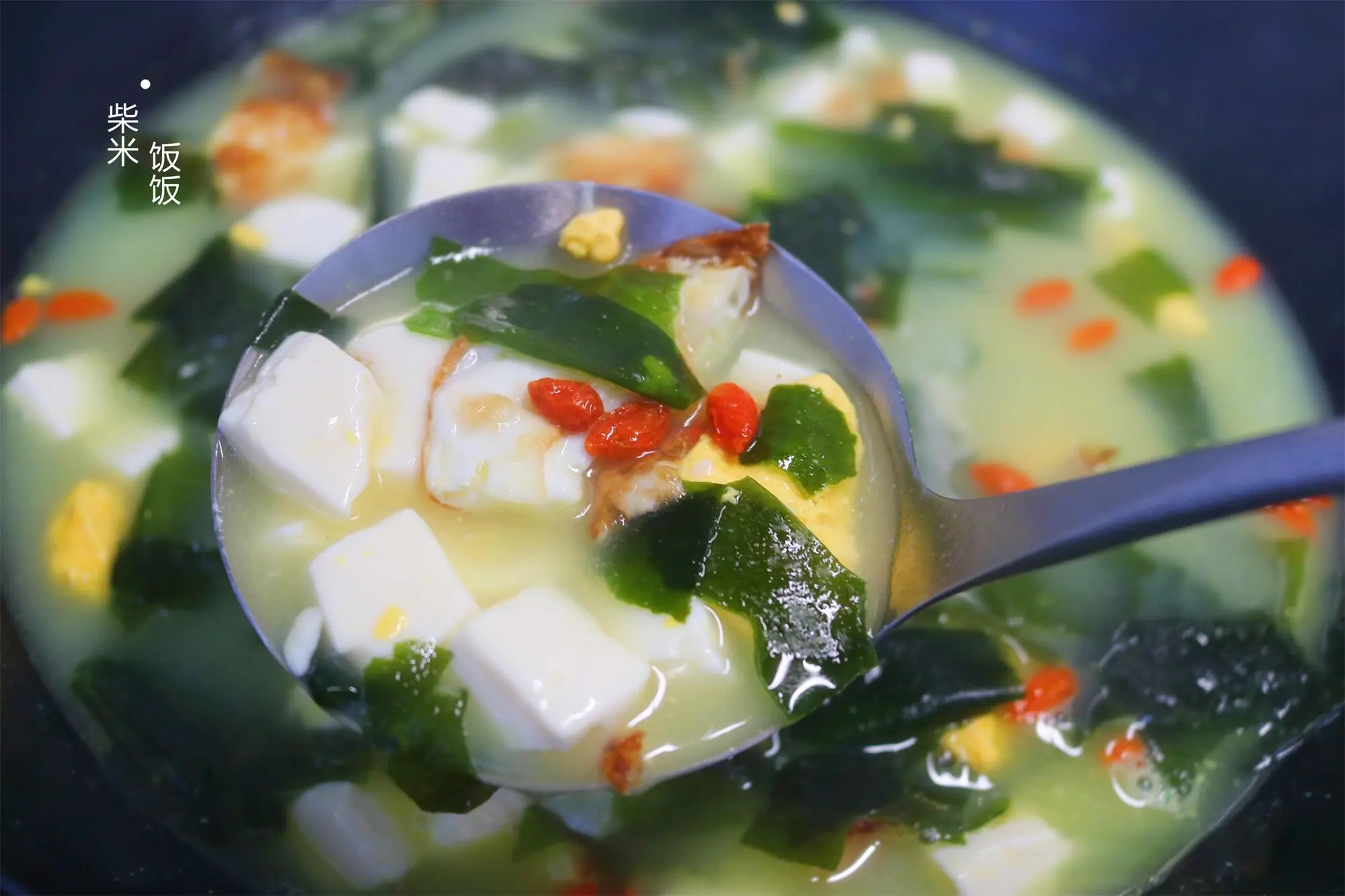 冬天，我家常煮这个汤，3种食材搭配，营养又美味