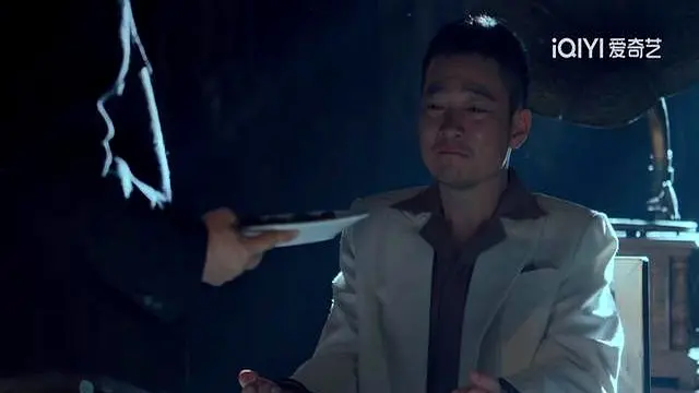 沉默的荣耀：直到谷正文截了王碧奎的车，阿美才明白聂曦有多难！