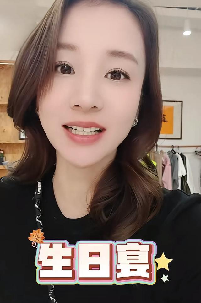 章龄之才是端水大师，公婆爸妈生日人手一份万元礼，陈龙躺平围观