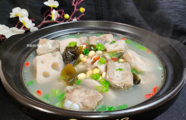 入冬后多喝汤！这4样炖一锅，吃肉喝汤两不误、鲜爽暖心又舒适
