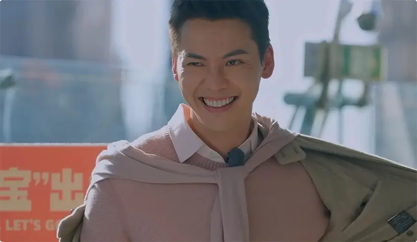 《现在就出发3》陈伟霆综艺松弛感炸场，却暴露中年男演员的困境