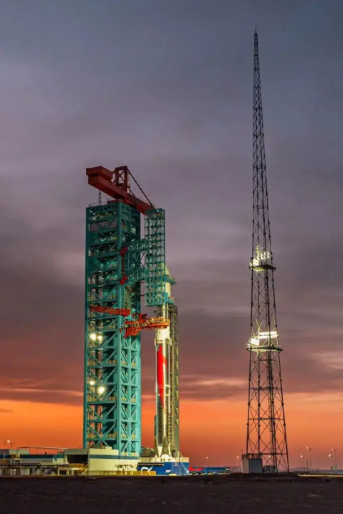 朱雀三号首飞，发生异常燃烧，回收试验失败，谁将成为世界第三？