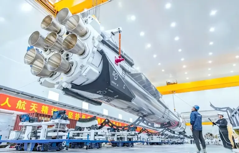 朱雀三号首飞，发生异常燃烧，回收试验失败，谁将成为世界第三？