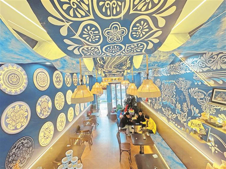 时尚傍上非遗 文创倍增韵味