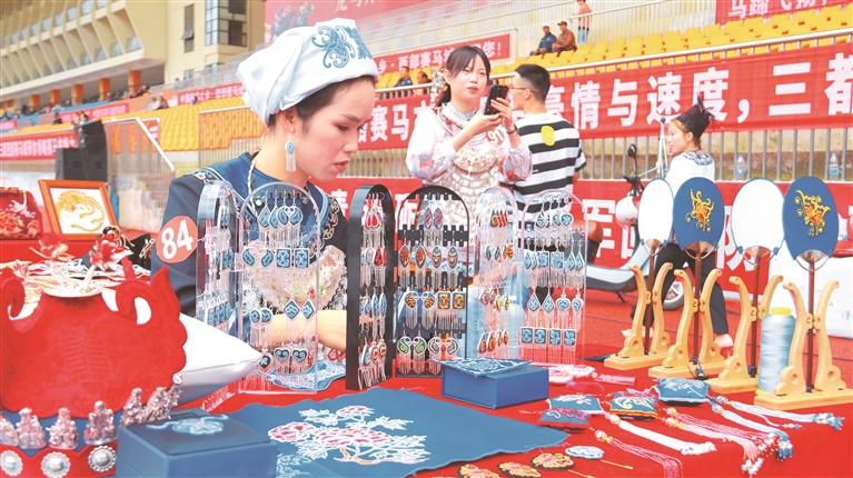 时尚傍上非遗 文创倍增韵味