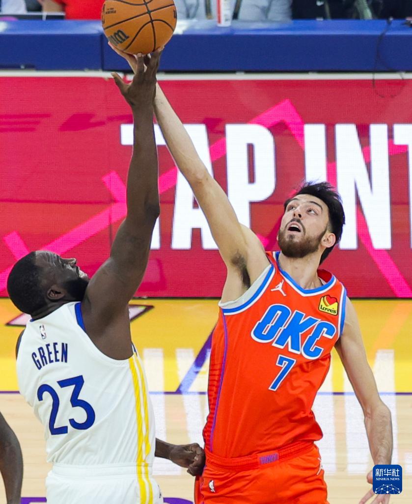 篮球——NBA常规赛：雷霆胜勇士
