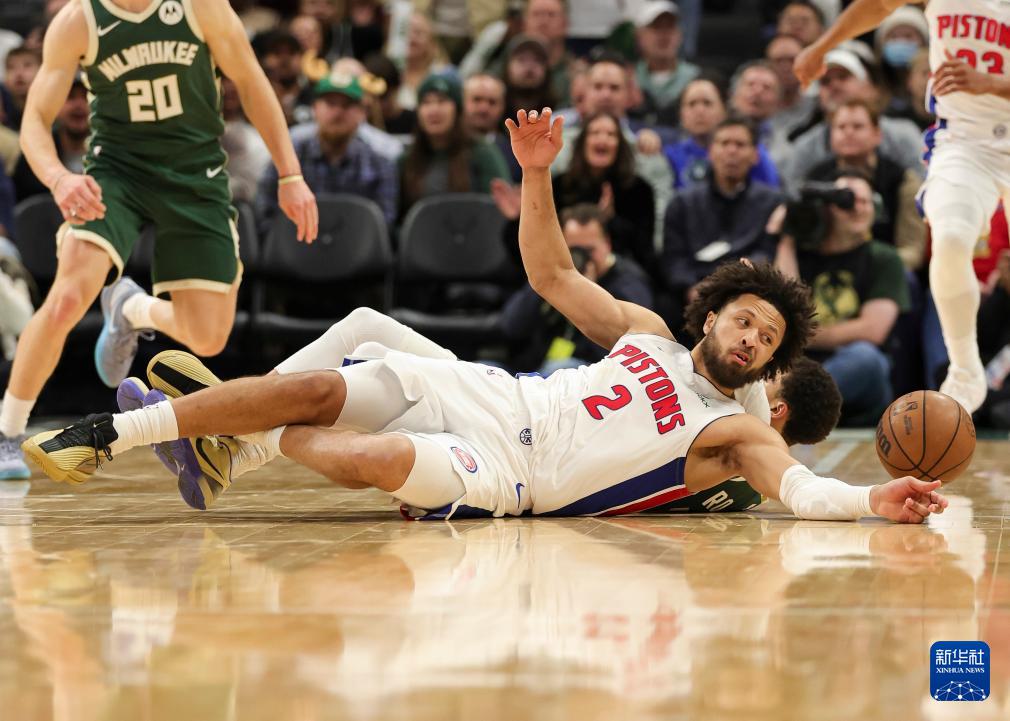 篮球——NBA常规赛：雄鹿胜活塞