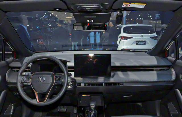 行驶8000km后，看到了纯电和油混之间的区别，车主：后悔选错车！