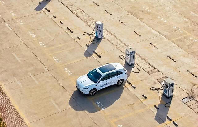 四极试炼+超长续航！红旗HS6 PHEV大五座SUV优选