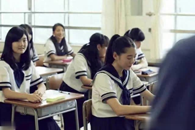 进入重点高中成绩下降，初中过度培训或是主因