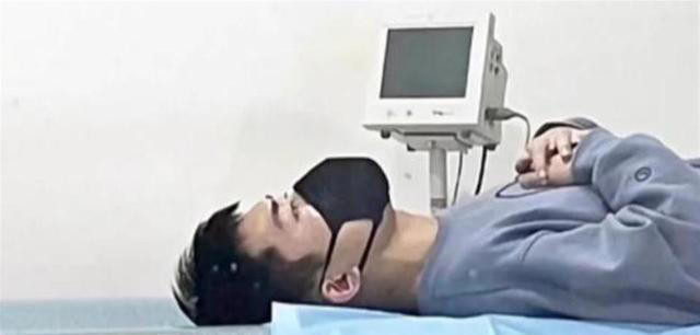 易烊千玺巡演谢幕：最后一站，他累了也终于坦白了