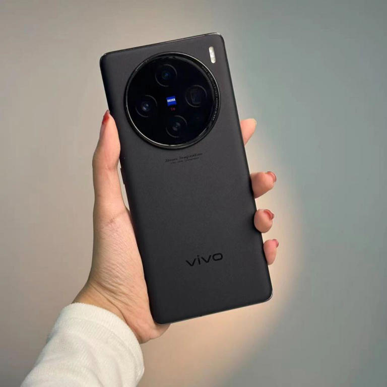 游戏拍照双霸！半价抢 vivo 100 ，享旗舰体验