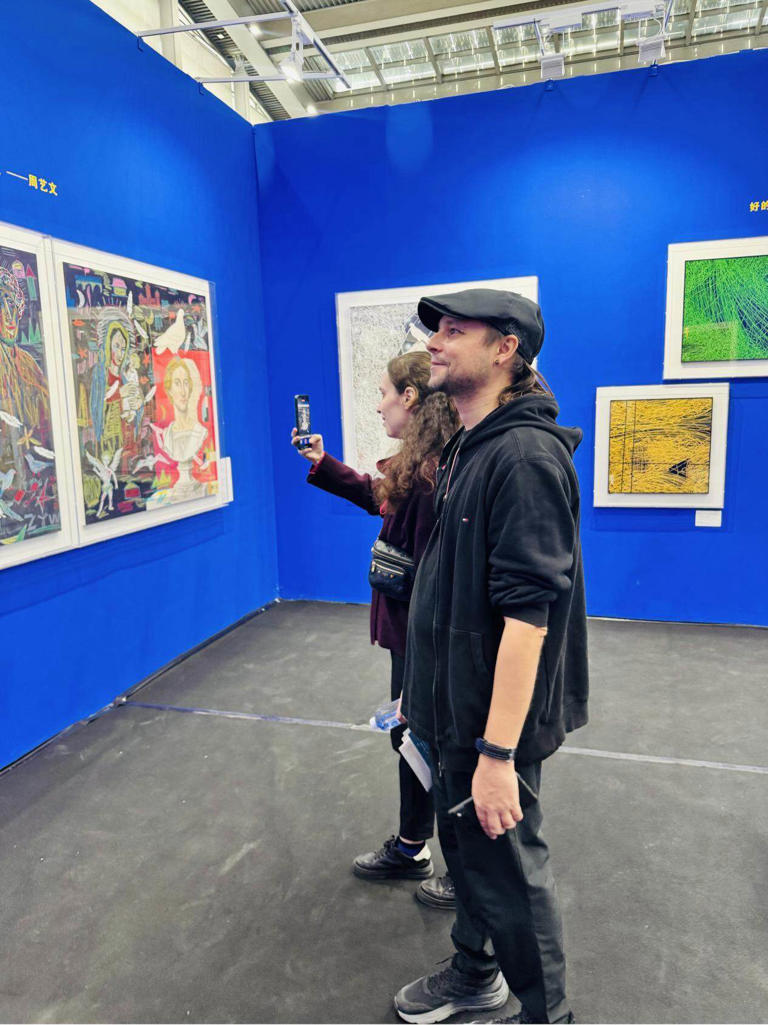 “新文艺复兴：周艺文个展”在深圳艺博会受到藏家青睐