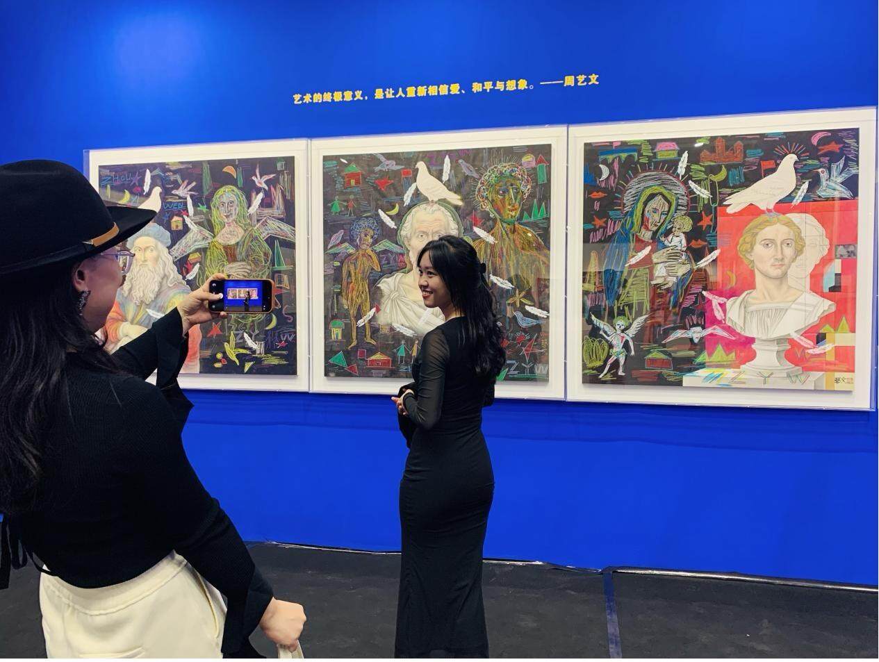 “新文艺复兴：周艺文个展”在深圳艺博会受到藏家青睐