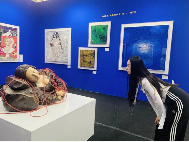 “新文艺复兴：周艺文个展”在深圳艺博会受到藏家青睐