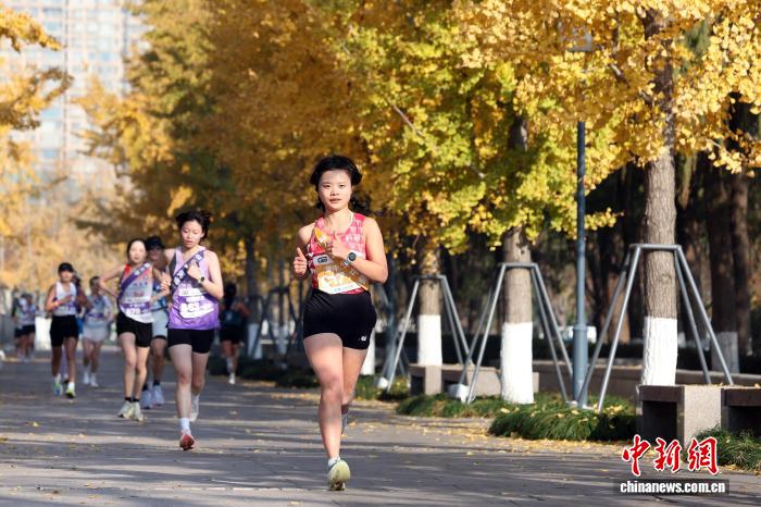 2025高校百英里接力赛总决赛在上海鸣枪起跑