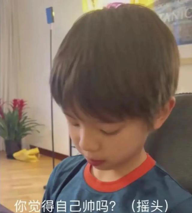 霍思燕儿子变帅了！嗯哼摘掉牙套敢咧嘴笑了，12岁身高就超170cm