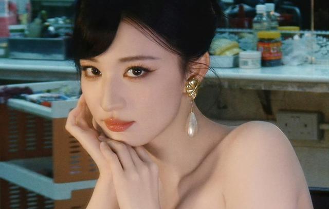 王楚然反差萌，成功让她在爱奇艺尖叫之夜圈粉了！