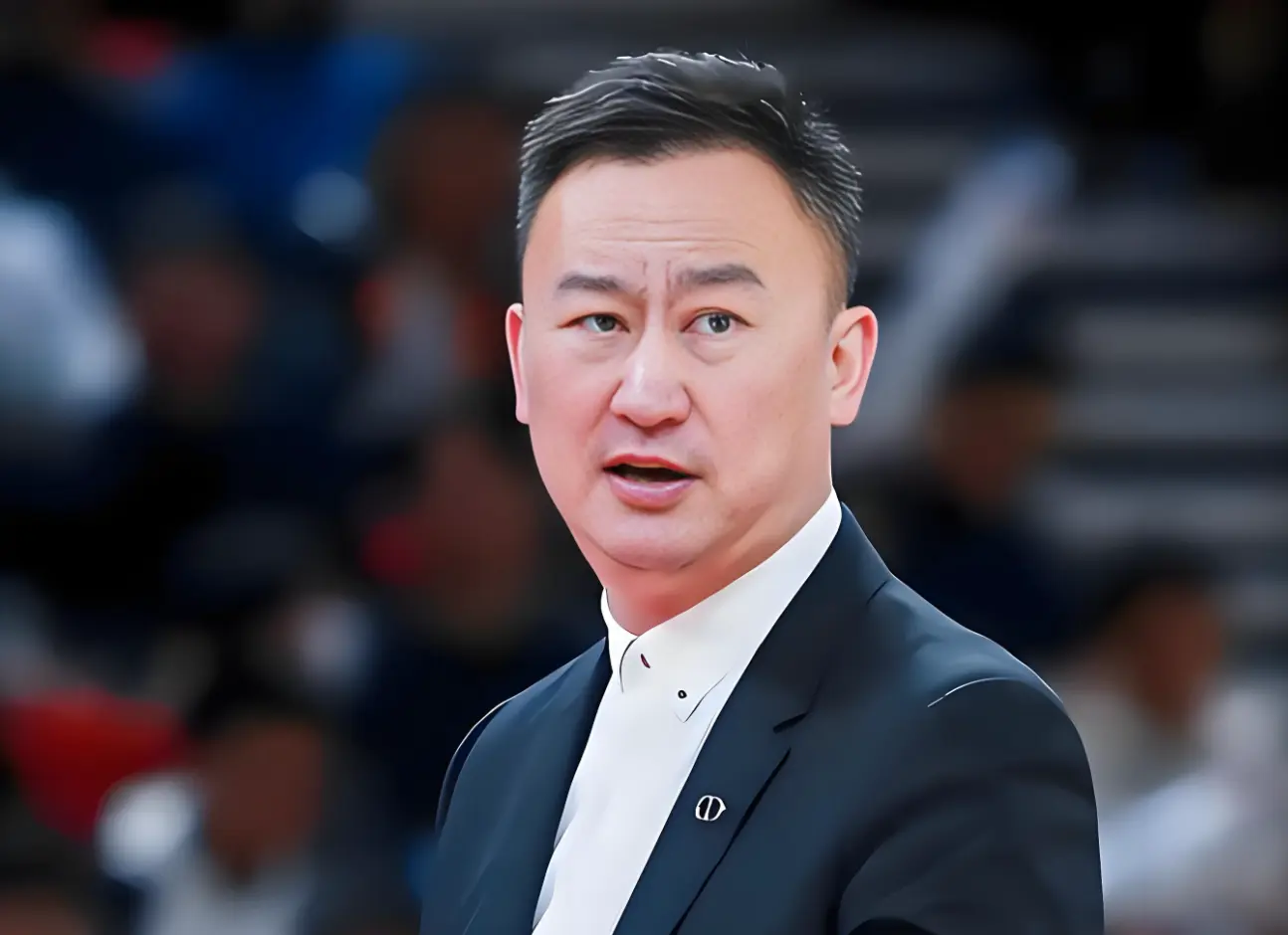发生内讧?刘维伟痛批青岛队1人：带情绪打球，就不该让他上场