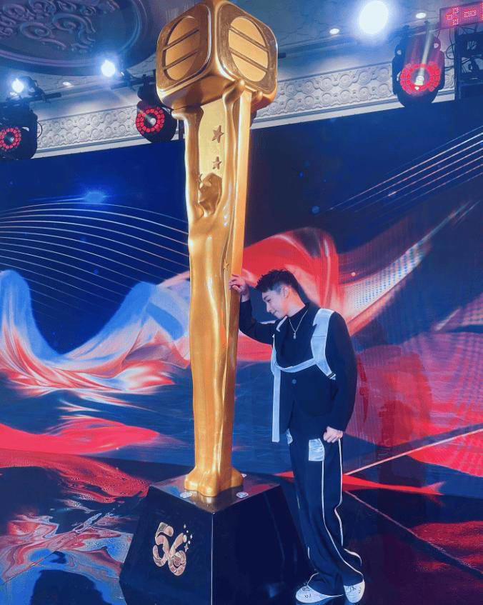 恭喜！TVB小生迎娶珠宝世家千金！男方曾做服务员搬运工！承认太太家世显赫！