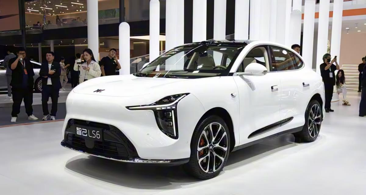 智己LS8申报，大三排SUV，排面感依然在线
