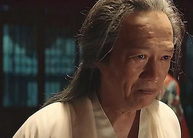 老戏骨金士杰近60岁迎来龙凤胎，幽默化解旁人认错成爷孙