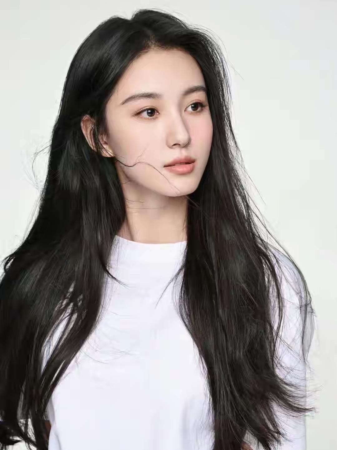 北电校花王梓莼：争议与潜力并存的00后演员!