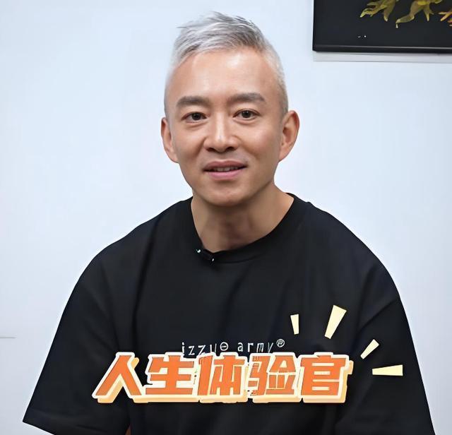 前央视最帅主持人亚宁，时隔25年以另一种身份重返聚光灯下