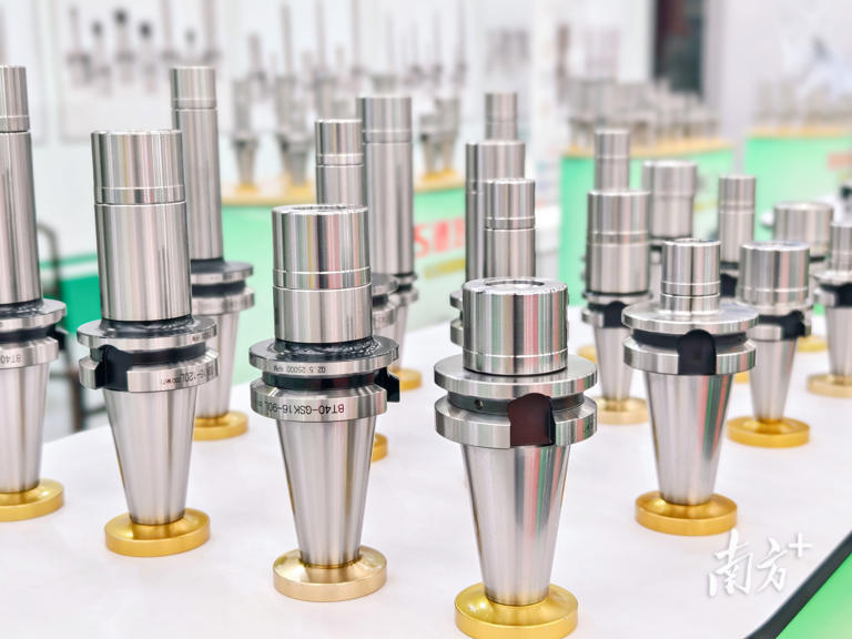 五金模具企业产品。