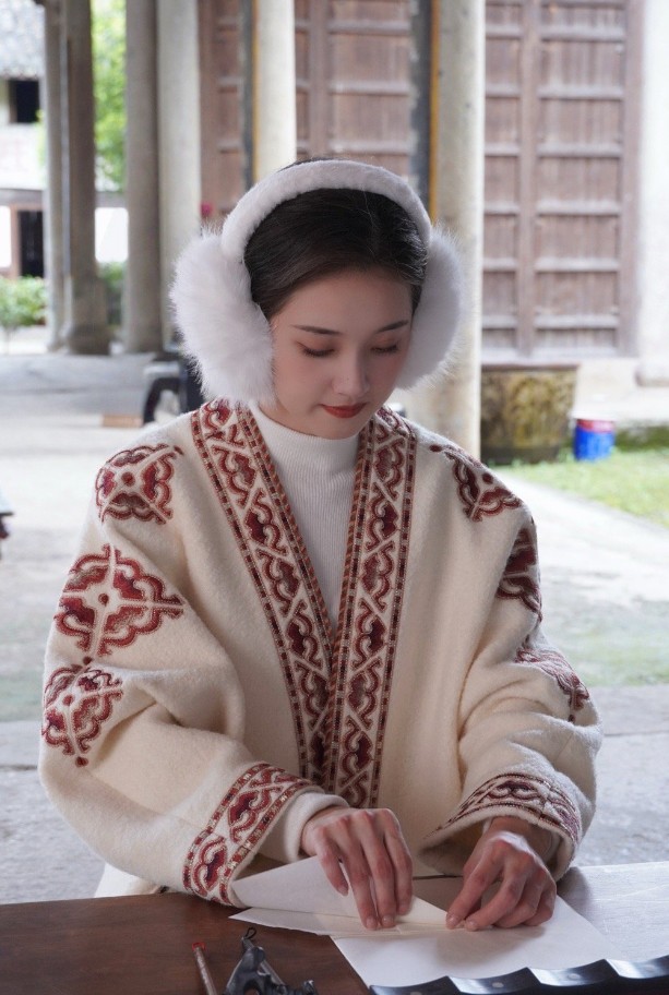 短剧一姐郭宇欣回归短剧