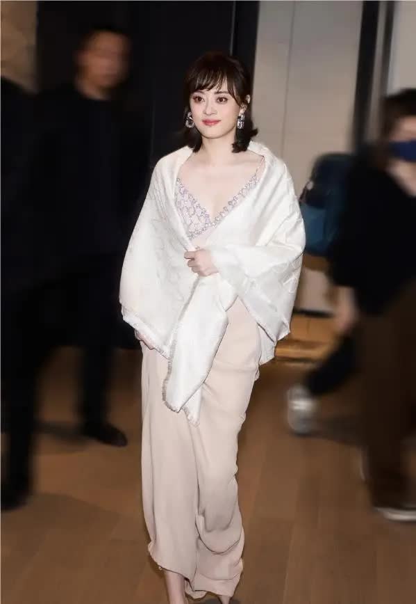 ��ٳӢ�����ʹ�䣬���崩��߼�������Ů�˾͵û��磡