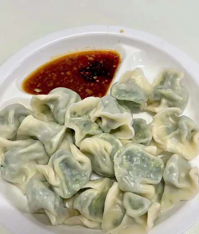 煮水饺，“盖上盖煮”和“不盖盖煮”差别大，难怪饺子口感不一样