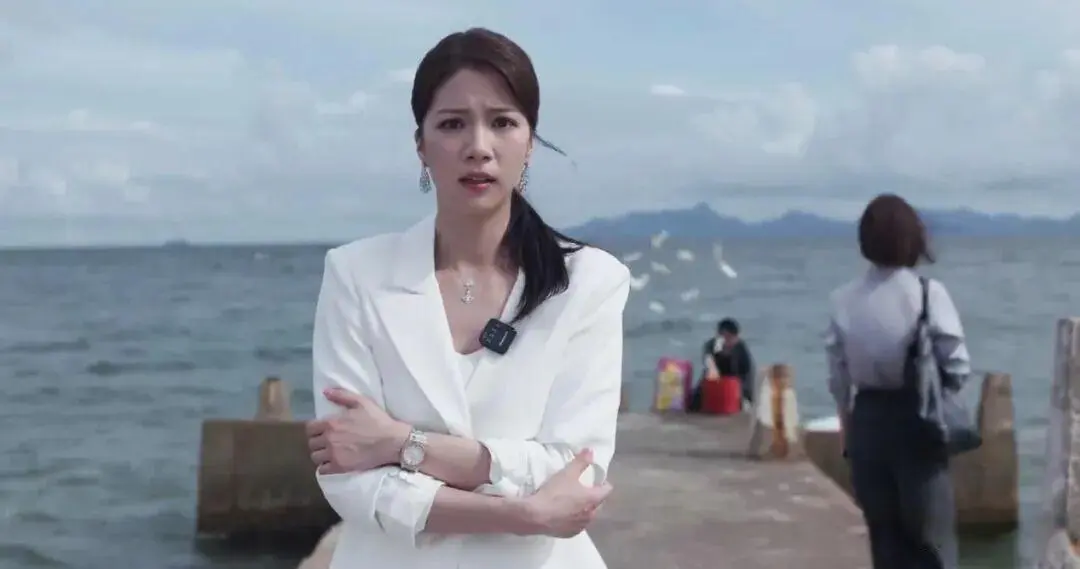 《新闻女王2》里这三位95后小花，大家喜欢哪个？