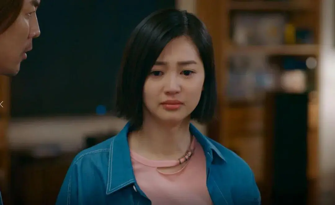 《新闻女王2》里这三位95后小花，大家喜欢哪个？