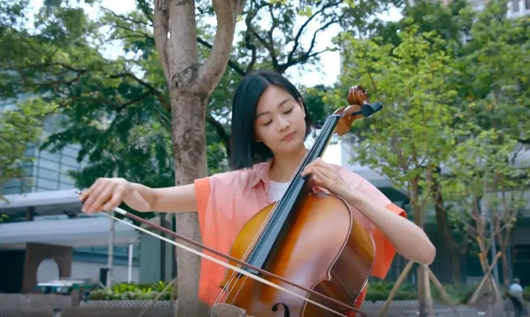 《新闻女王2》里这三位95后小花，大家喜欢哪个？