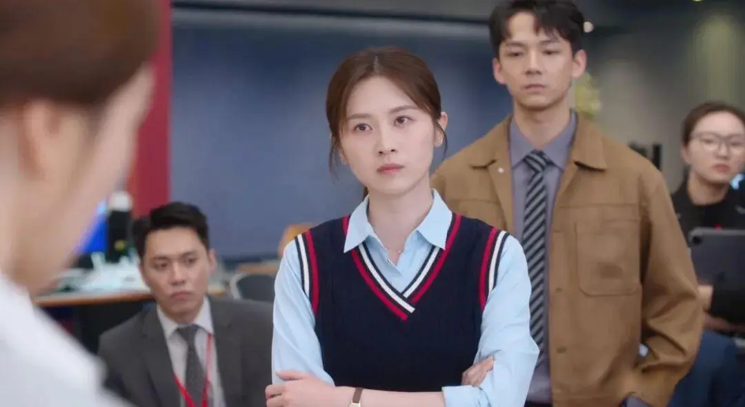 《新闻女王2》里这三位95后小花，大家喜欢哪个？