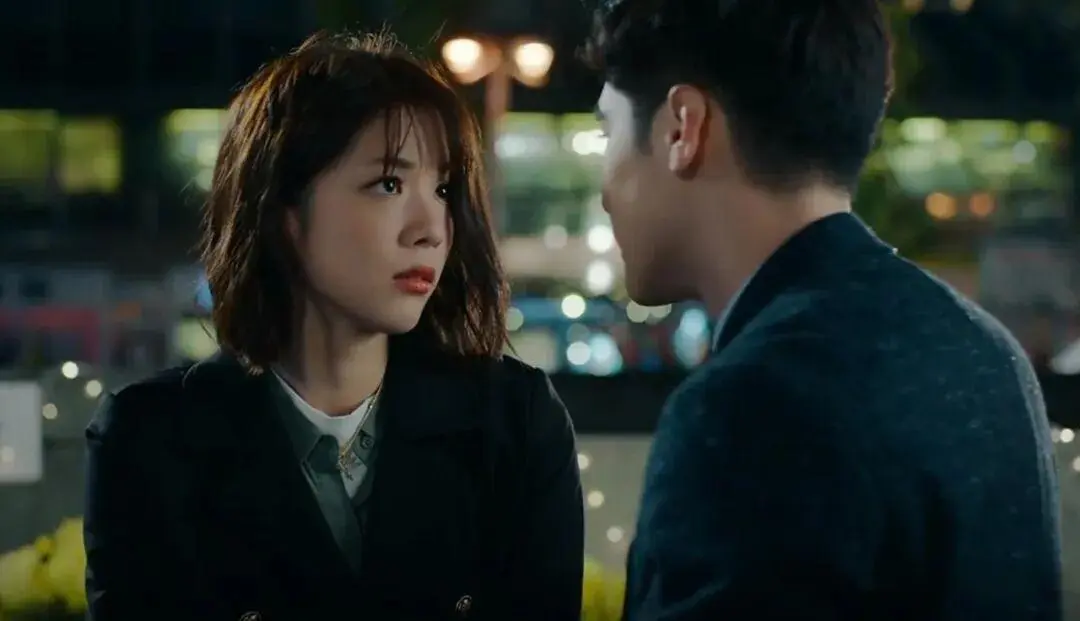 《新闻女王2》里这三位95后小花，大家喜欢哪个？