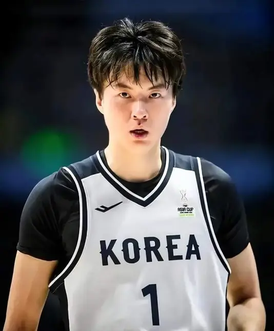 7年前被中国打哭!如今9记三分复仇 我们怎么培养不出这种球员?