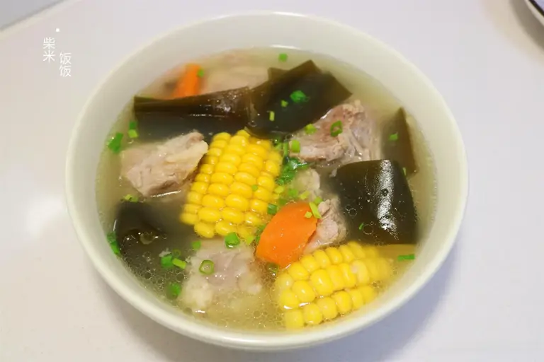 冬天多喝汤，这几样一起炖，简单省事，鲜美又营养