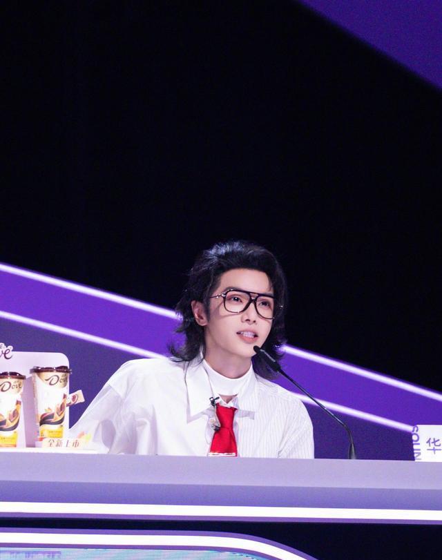 音乐追梦者登台，评委温柔鼓励，坚持梦想终被时光证明