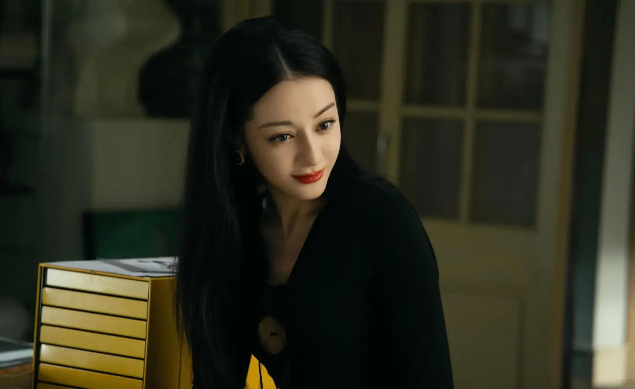 《枭起青壤》播出，显露迪丽热巴“最严重的难题”，应向杨紫学习